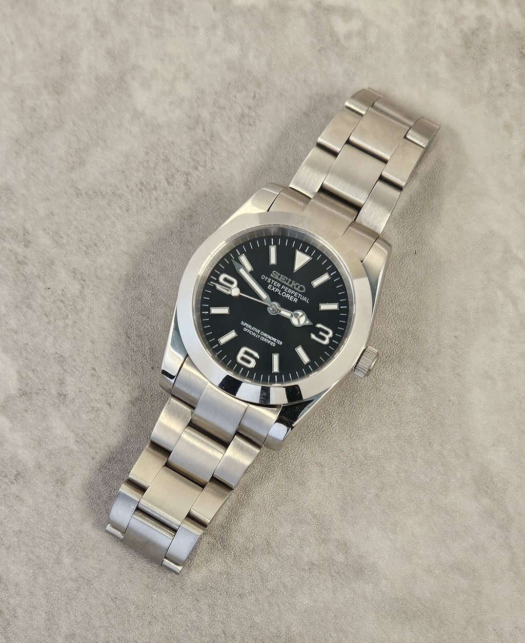 Black Dial Explorer Quartz