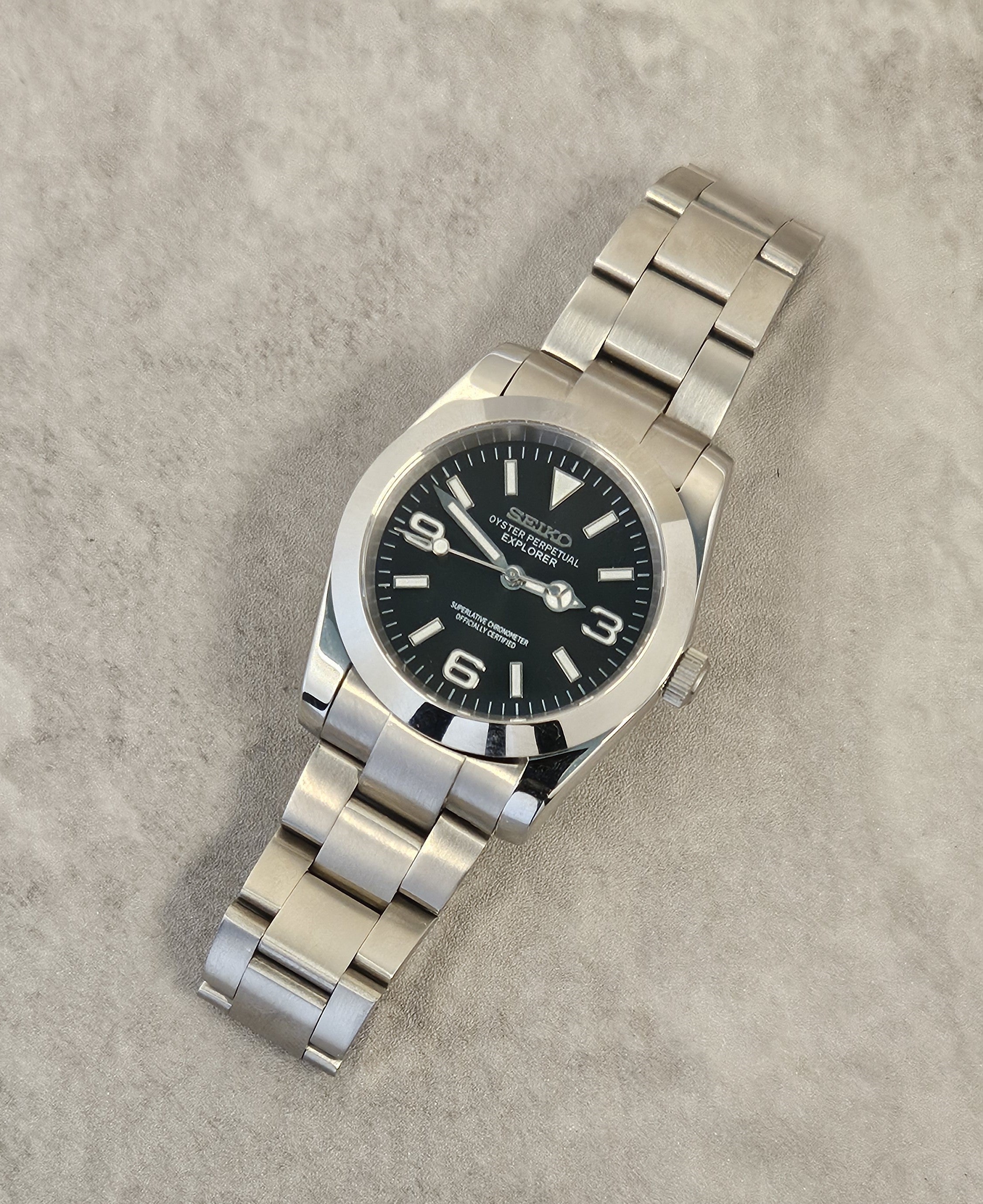 Black Dial Explorer Quartz