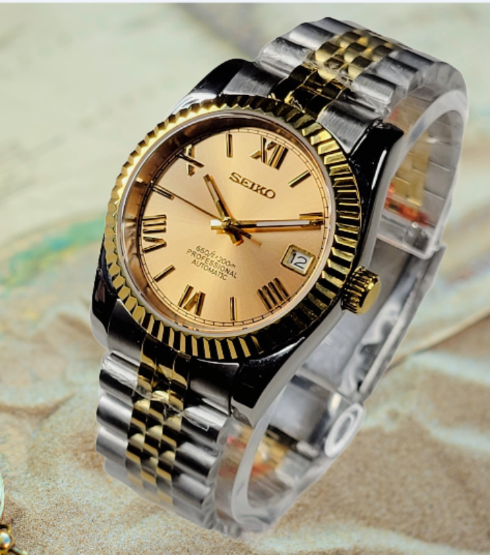 Roman Fluted Date Watch
