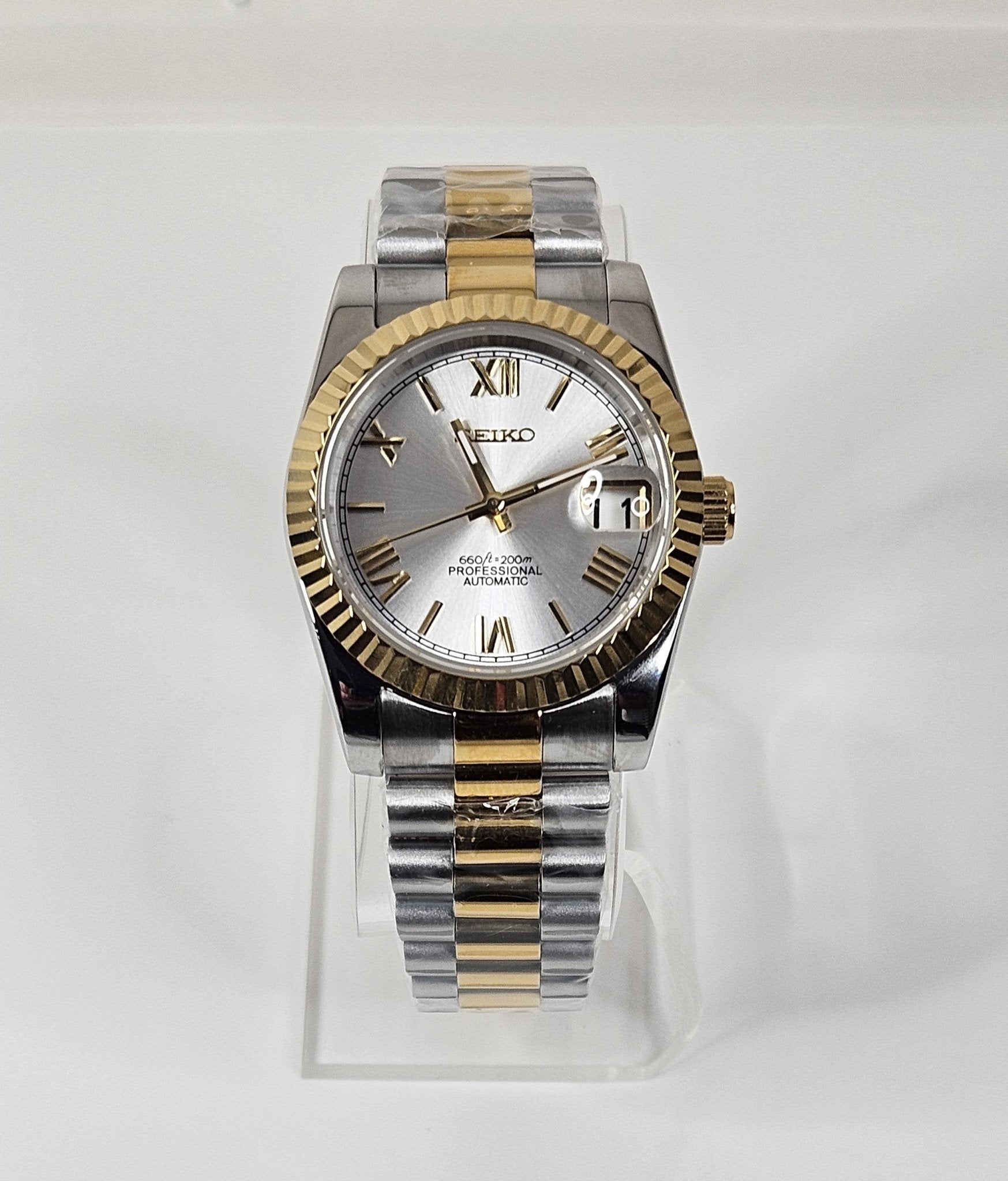 Roman Fluted Date Watch