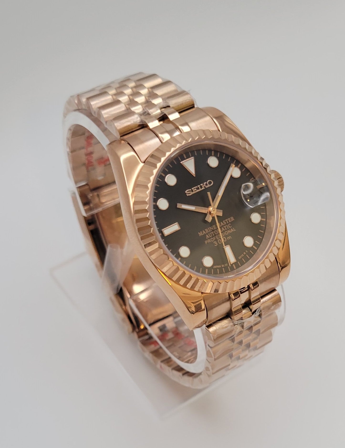 Black Fluted Rose Gold Date Watch