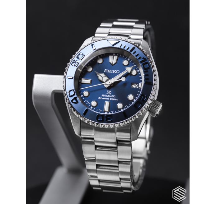 Grand Yacht Blue