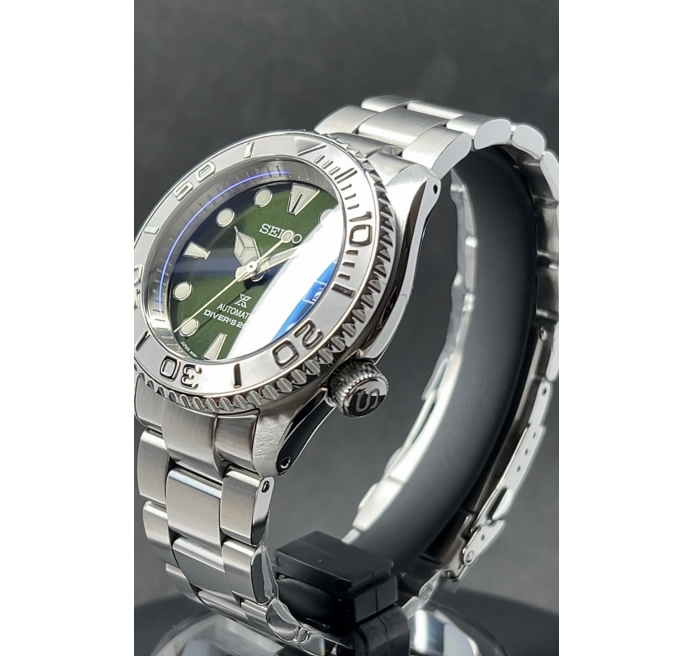 Grand Yacht Green
